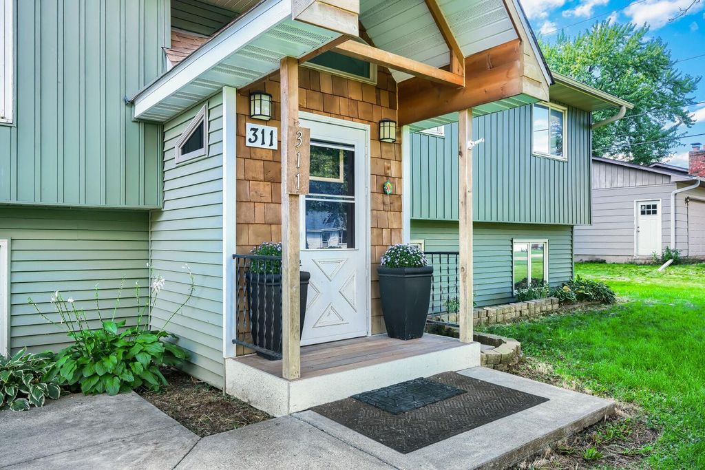 311 Dakota Street W, Vermillion, MN 55085 — photo 2