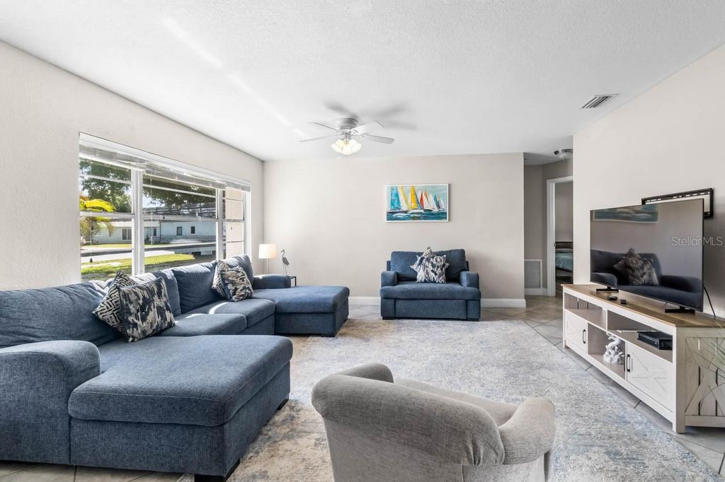 7036 13TH STREET E, SARASOTA, FL 34243 — photo 5