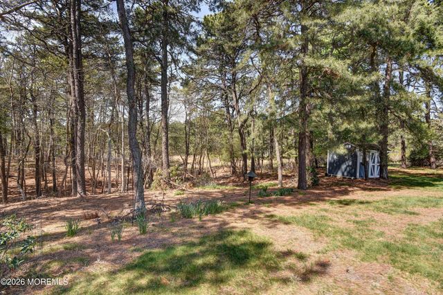 6 Preston Court, Toms River, NJ 08757