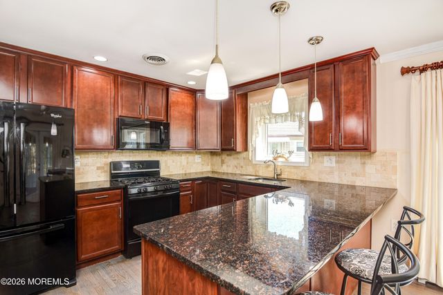 6 Preston Court, Toms River, NJ 08757