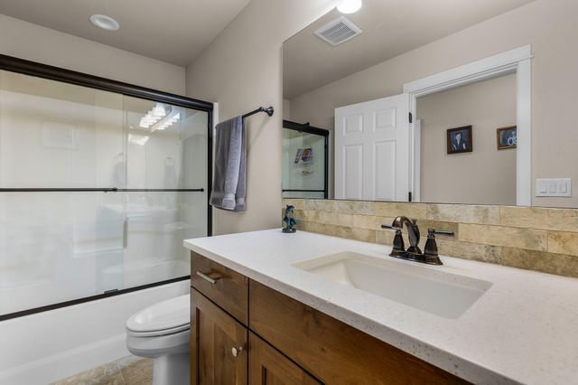 2713 NE Black Oak Place, Bend, OR 97701