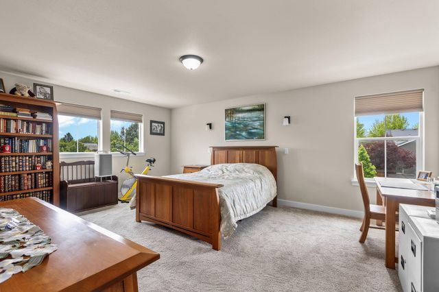 2713 NE Black Oak Place, Bend, OR 97701