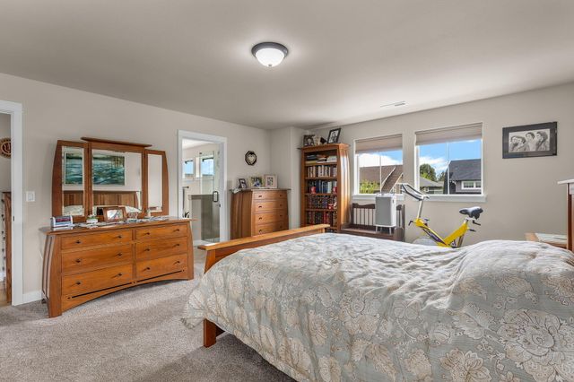 2713 NE Black Oak Place, Bend, OR 97701