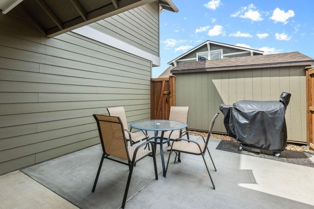 2713 NE Black Oak Place, Bend, OR 97701