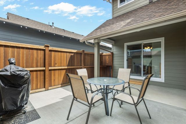 2713 NE Black Oak Place, Bend, OR 97701