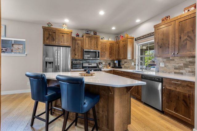 2713 NE Black Oak Place, Bend, OR 97701