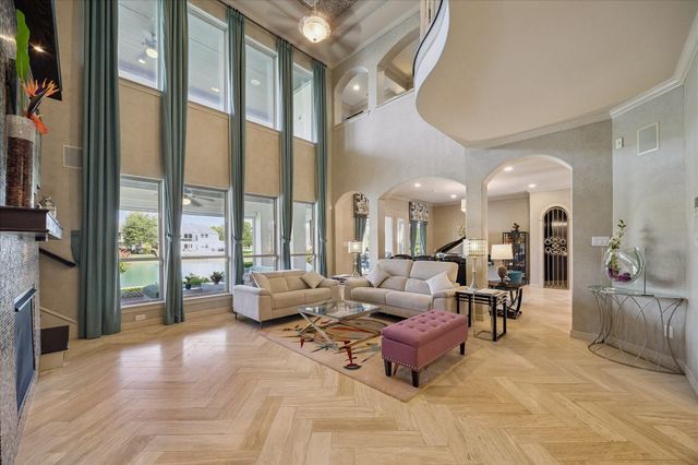 4806 Beamer Creek Court, Sugar Land, TX 77479