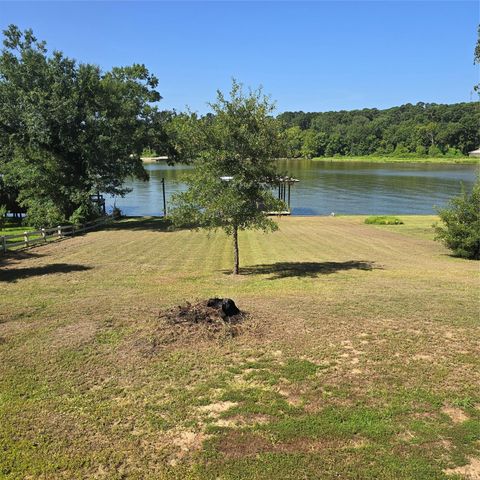 72 Edgewater Way, Point Blank, TX 77364