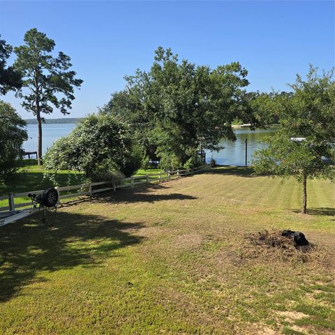 72 Edgewater Way, Point Blank, TX 77364