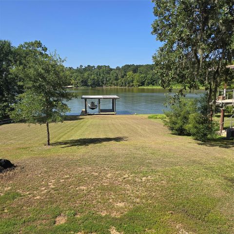72 Edgewater Way, Point Blank, TX 77364