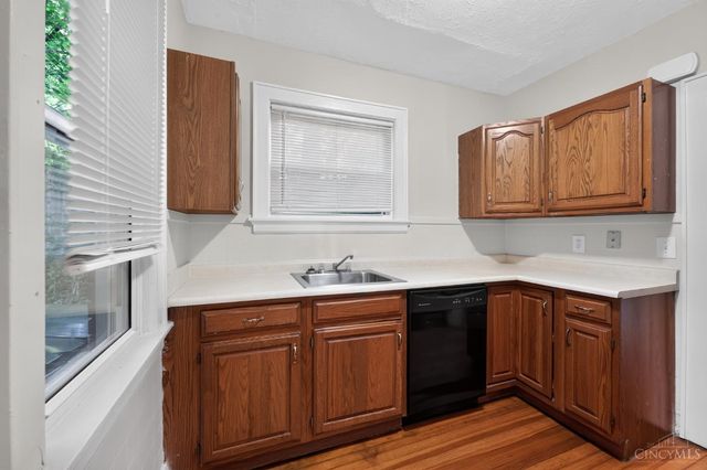 2205 Crane Avenue, Cincinnati, OH 45207