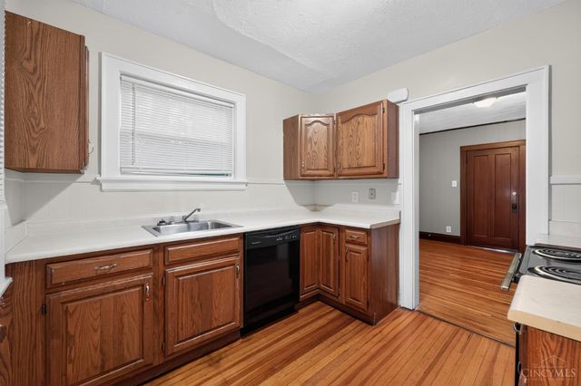 2205 Crane Avenue, Cincinnati, OH 45207
