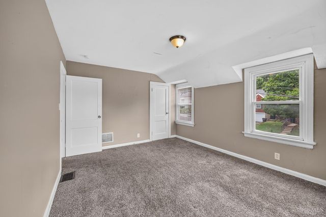 2205 Crane Avenue, Cincinnati, OH 45207