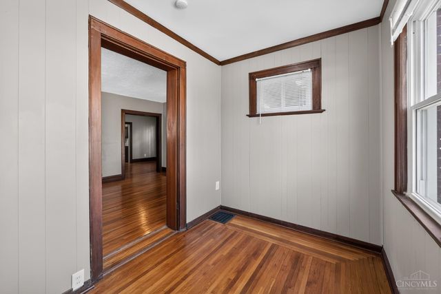 2205 Crane Avenue, Cincinnati, OH 45207