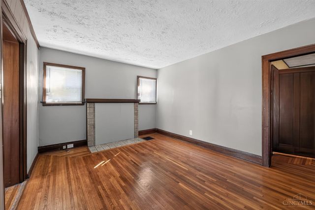 2205 Crane Avenue, Cincinnati, OH 45207