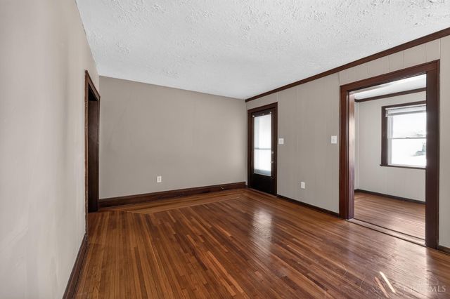 2205 Crane Avenue, Cincinnati, OH 45207