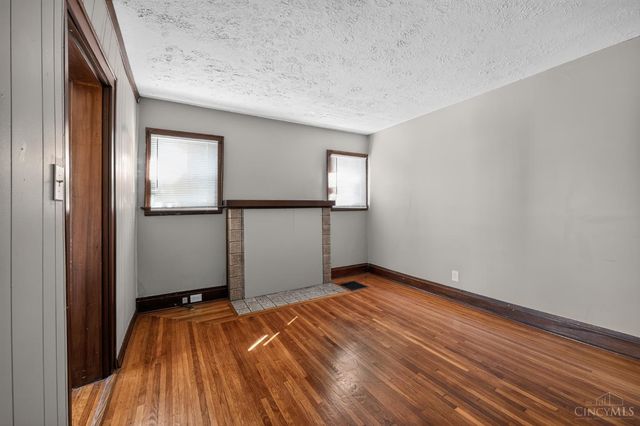 2205 Crane Avenue, Cincinnati, OH 45207