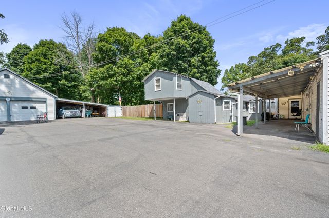 319 Speigletown Road, Schaghticoke, NY 12182