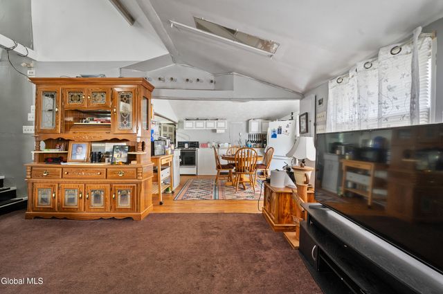 319 Speigletown Road, Schaghticoke, NY 12182