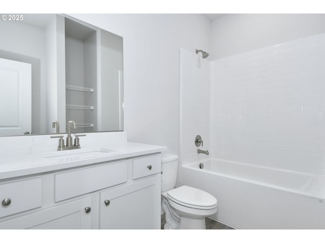 5334 Ne 68TH St, Vancouver, WA 98661