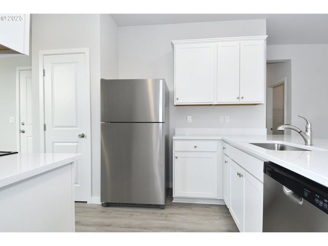 5334 Ne 68TH St, Vancouver, WA 98661