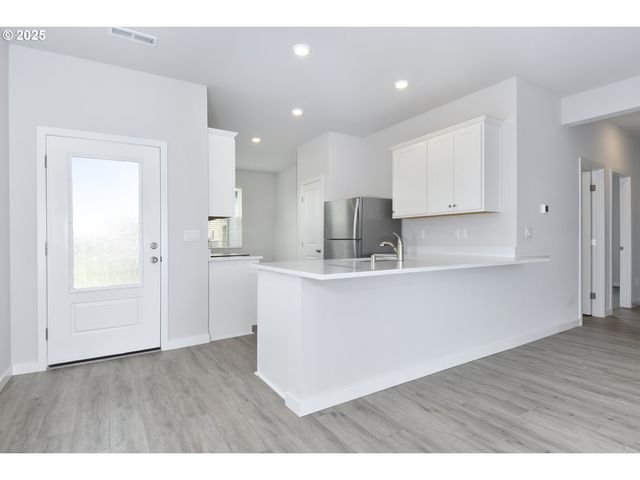 5334 Ne 68TH St, Vancouver, WA 98661