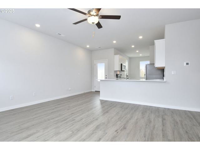 5334 Ne 68TH St, Vancouver, WA 98661