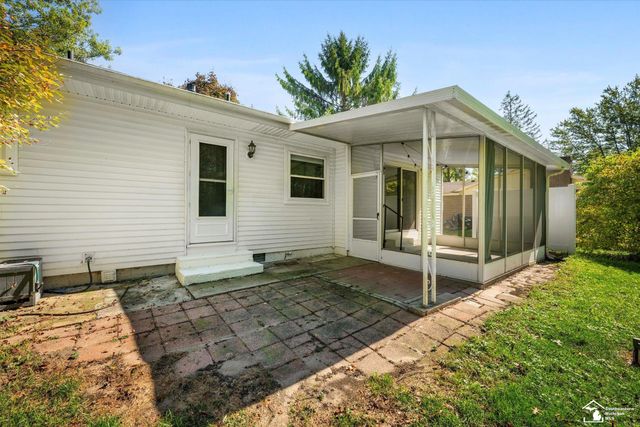 9515 Summerfield Road, Temperance, MI 48182