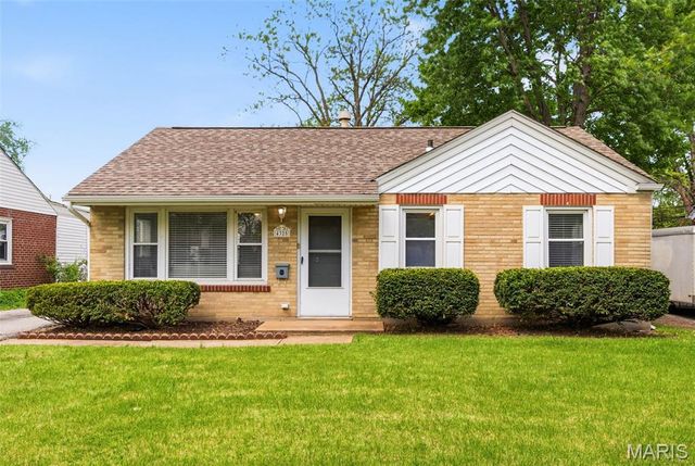 4325 Saint Dominic Lane, St Ann, MO 63074