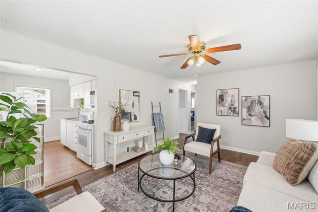 4325 Saint Dominic Lane, St Ann, MO 63074