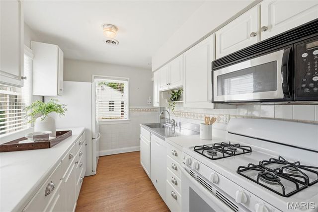 4325 Saint Dominic Lane, St Ann, MO 63074