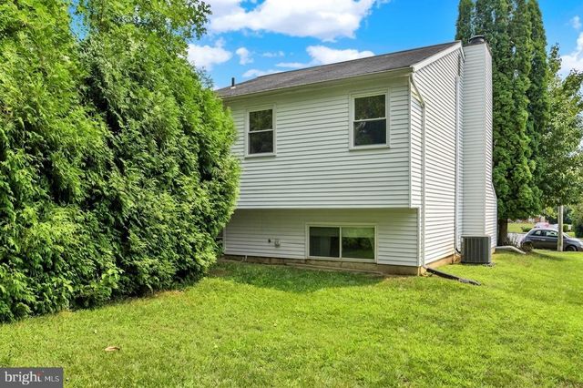1504 WANDERING WAY, Harrisburg, PA 17110