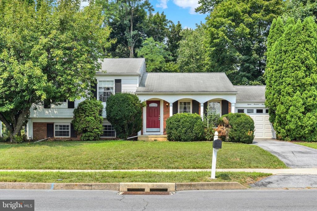 1504 WANDERING WAY, Harrisburg, PA 17110