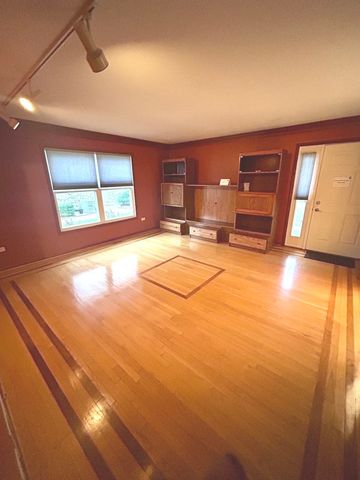 1114 Hampton Harbor, Schaumburg, IL 60193