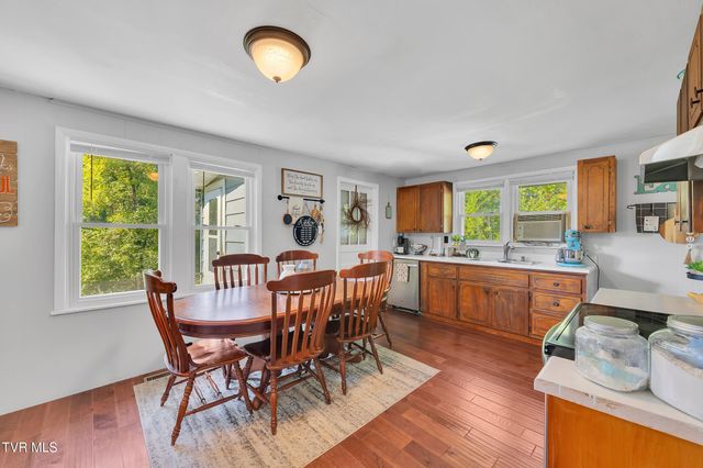313 Richards Lane, Bluff City, TN 37618
