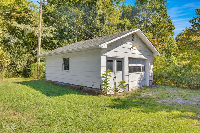 313 Richards Lane, Bluff City, TN 37618
