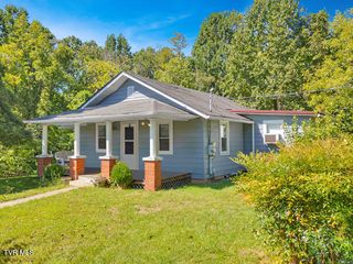 313 Richards Lane, Bluff City, TN 37618