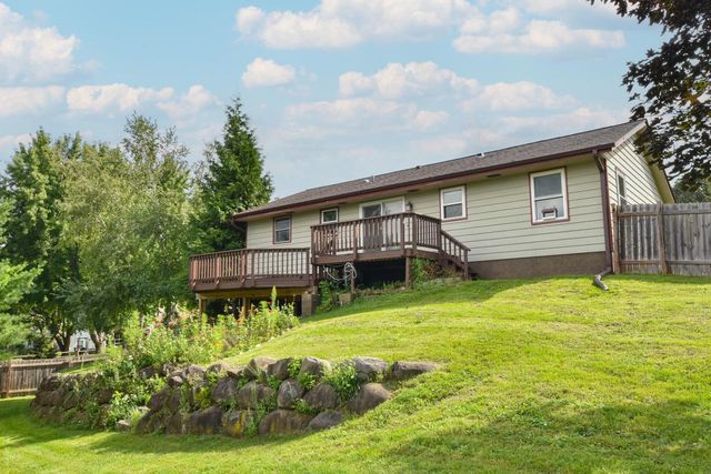 733 Cardiff COURT, Hartland, WI 53029