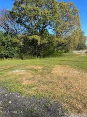 6709 Tchulahoma Road, Southaven, MS 38671
