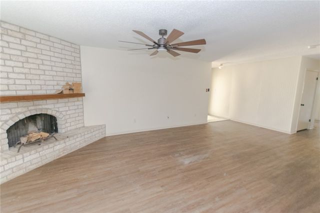 2240 Lombardy Dr, Corpus Christi, TX 78418