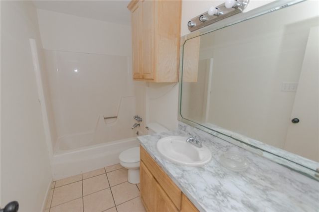 2240 Lombardy Dr, Corpus Christi, TX 78418