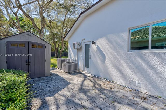 7330 SW 165th St, Palmetto Bay, FL 33157