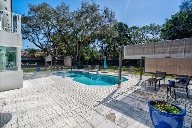 7330 SW 165th St, Palmetto Bay, FL 33157
