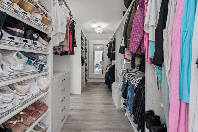 7330 SW 165th St, Palmetto Bay, FL 33157