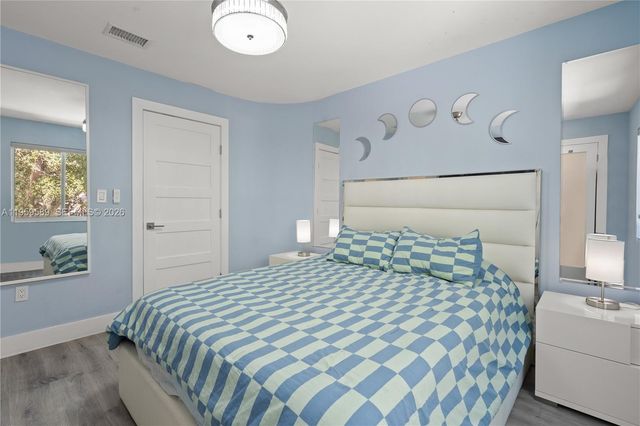 7330 SW 165th St, Palmetto Bay, FL 33157