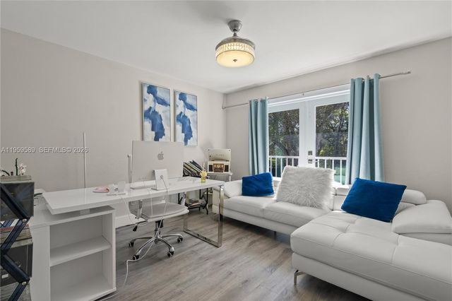 7330 SW 165th St, Palmetto Bay, FL 33157