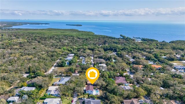 7330 SW 165th St, Palmetto Bay, FL 33157