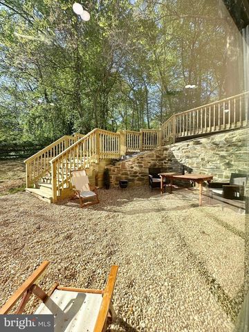 17821 POND RD, Ashton, MD 20861