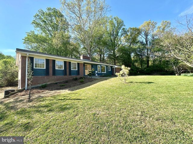 17821 POND RD, Ashton, MD 20861