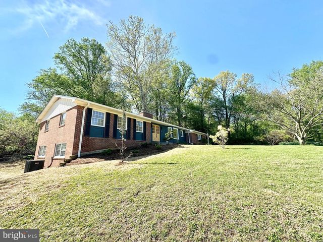 17821 POND RD, Ashton, MD 20861